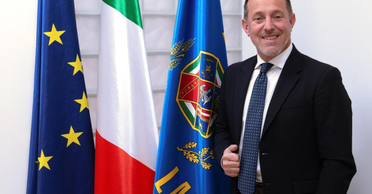 EDITORIALE - IL RUBICONE E L'ELEFANTE NELLA CRISTALLERIA