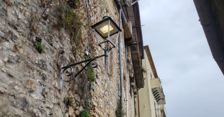 MONTE - LUCI: SPENTE DI NOTTE, ACCESE DI GIORNO