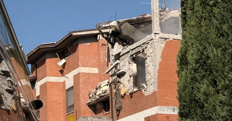 CASSINO - ESPLOSIONE IN UNA PALAZZINA