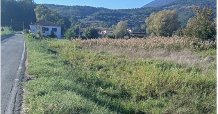 CASTELLIRI - SPARITO L'ARMADIO LUNGO LA FORMA TAVERNA