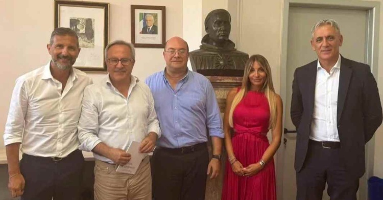 APPELLO DEI SINDACI - POSTICIPARE L'INIZIO DELL'ANNO SCOLASTICO