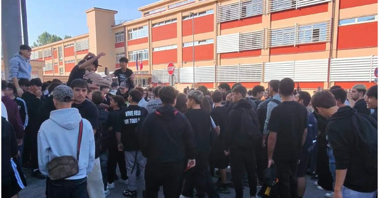 ISOLA LIRI - ITIS, ESPLODE LA PROTESTA DEGLI STUDENTI