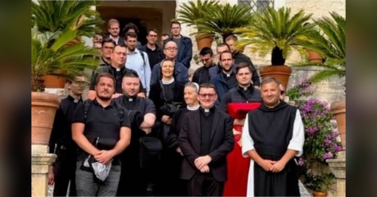 CASAMARI - PRESBITERI CROATI IN ABBAZIA